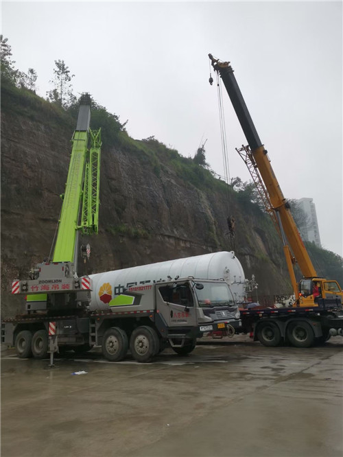 长阳“不怕风雨冻”—— 吊车的 “恶劣环境适应” 技术