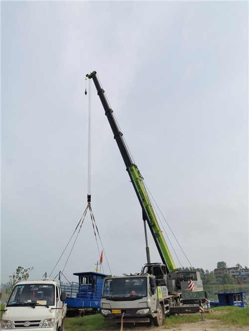 长阳桥梁建设吊装案例